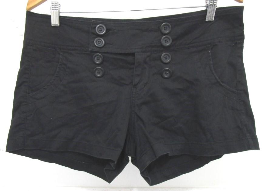 161158 Short Dama